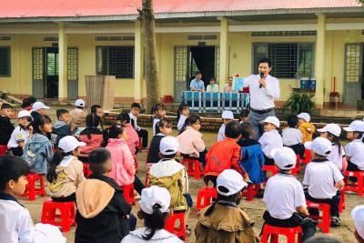 HOẠT ĐỘNG SINH HOẠT DƯỚI CỜ